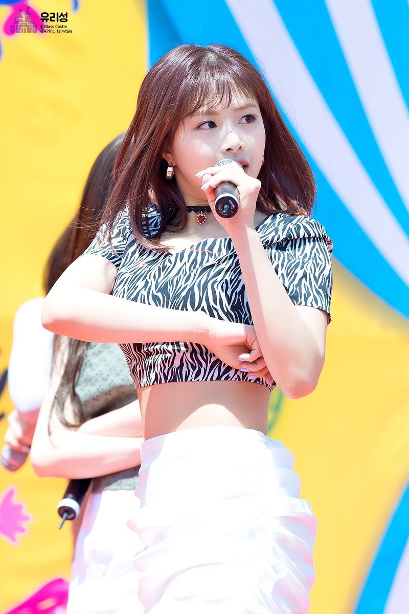 chaewonarchive's tweet photo. 190505 https://t.co/3kA5i6MpIO