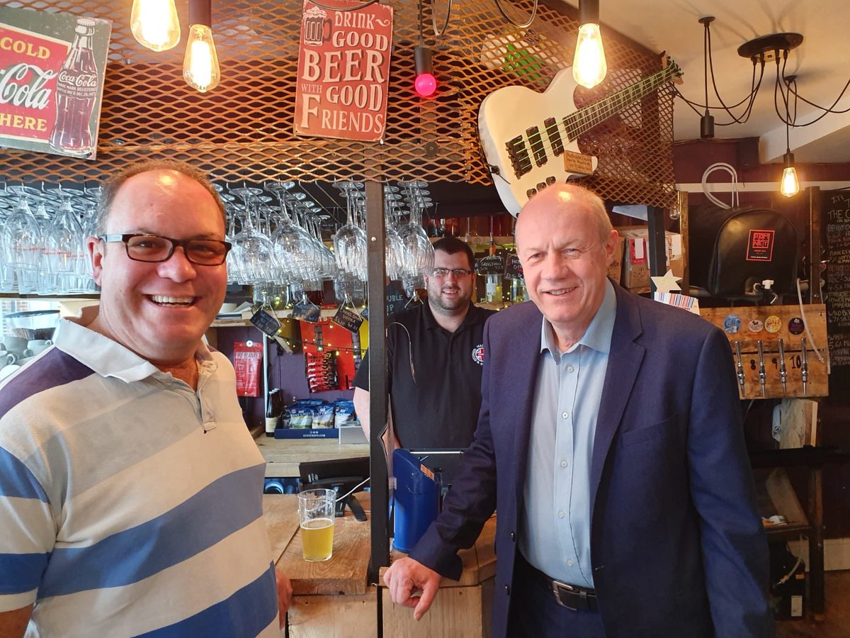 Great to be with local MP ⁦@DamianGreen⁩ enjoying the fabulous local business ⁦@madeinnco⁩ supporting the Ashford high street ⁦@AshfordCCA⁩ #MadeInnCo #ambitiousforashford