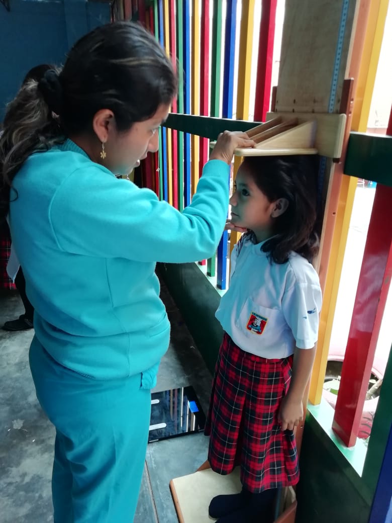 RotaryChimbote's tweet photo. Iniciamos la primera etapa del proyecto de malnutrición infantil en la I.E. Miguel Grau de Villa María, con las tomas de peso y talla de todos los estudiantes de primaria, los días 21, 24 y 28 de mayo en el turno de la mañana y el 30 culminaremos con el turno de la tarde. https://t.co/PLn2PkCTmi