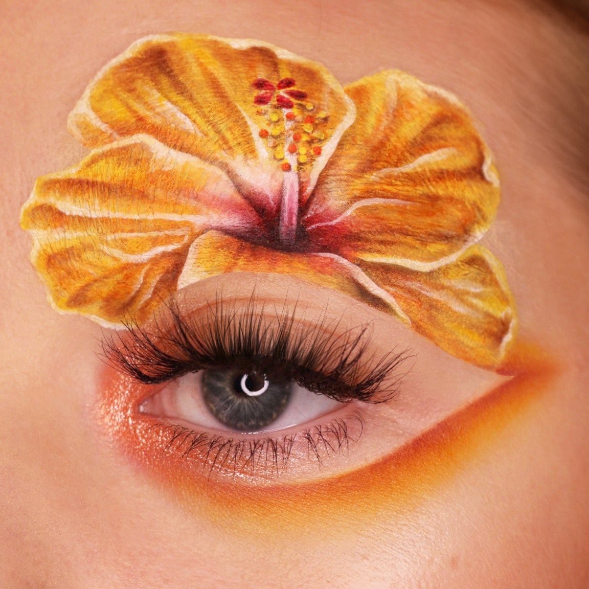 makeupby_mich's tweet photo. Alright so a bird whispered in my ear that Jeffree are adding more people to his PR list and I’m just PRAYING that I will be one of the lucky people🥺 here are some looks I’ve done by using some of the #velourliquidlipstick s || #jeffreestarprlist @JeffreeStar https://t.co/DNgOJbhpu2