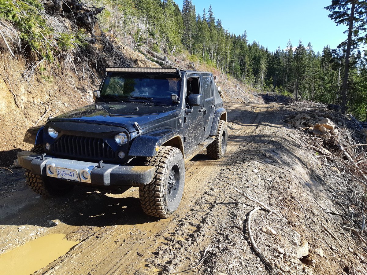 @happytrails4x4 @Thejeepboss @fwmag @4wheeloffroad @jpmagazine @Jeep @FalkenTire @metalcloak Revelstoke BC. Forest service rd.