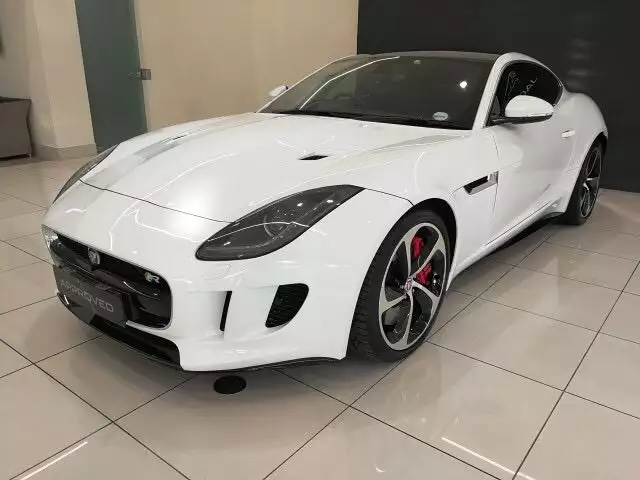 drivenrsa's tweet photo. 2016 Jaguar F Type R Coupé
R 1,399,000
Hotty!!
5.0 V8 SC R Coupé
AWD
Only 6,000kms
White with black
Contact 0810626741 https://t.co/GkVxcdTz4u