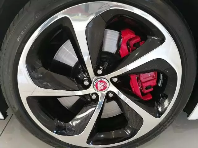 drivenrsa's tweet photo. 2016 Jaguar F Type R Coupé
R 1,399,000
Hotty!!
5.0 V8 SC R Coupé
AWD
Only 6,000kms
White with black
Contact 0810626741 https://t.co/GkVxcdTz4u