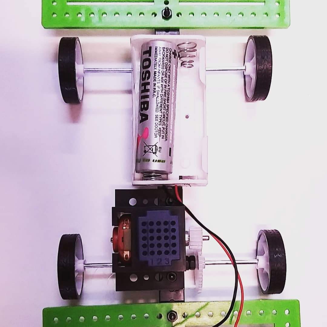 ESPACIO_OPEN's tweet photo. Gure gazteek ekinean 💪🏿
Ayer los jovenes pusieron los motores del Fab Lab Bilbao en marcha aprendiendo a construir su propio coche eléctrico.....
¡Que nadie nos pare! 🚗💨

#espacioopen #fablabbilbao
#deustukoerribera #zorrotzaurre #zorrozaurre
#jóvenes #gazteak #culturadigital https://t.co/8XMcBN1d4X