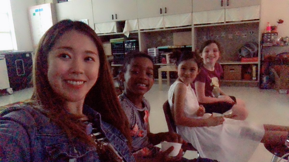 jspark_0121's tweet photo. #BeaverFirst end of year awards celebration! When you have 3 girls plus one teacher left afterwards, we get to have βgirls partyβπ #BeaverSmiles @ambermhope @lilyca24 @BeaverMST_Stars https://t.co/krxJhr3hWM