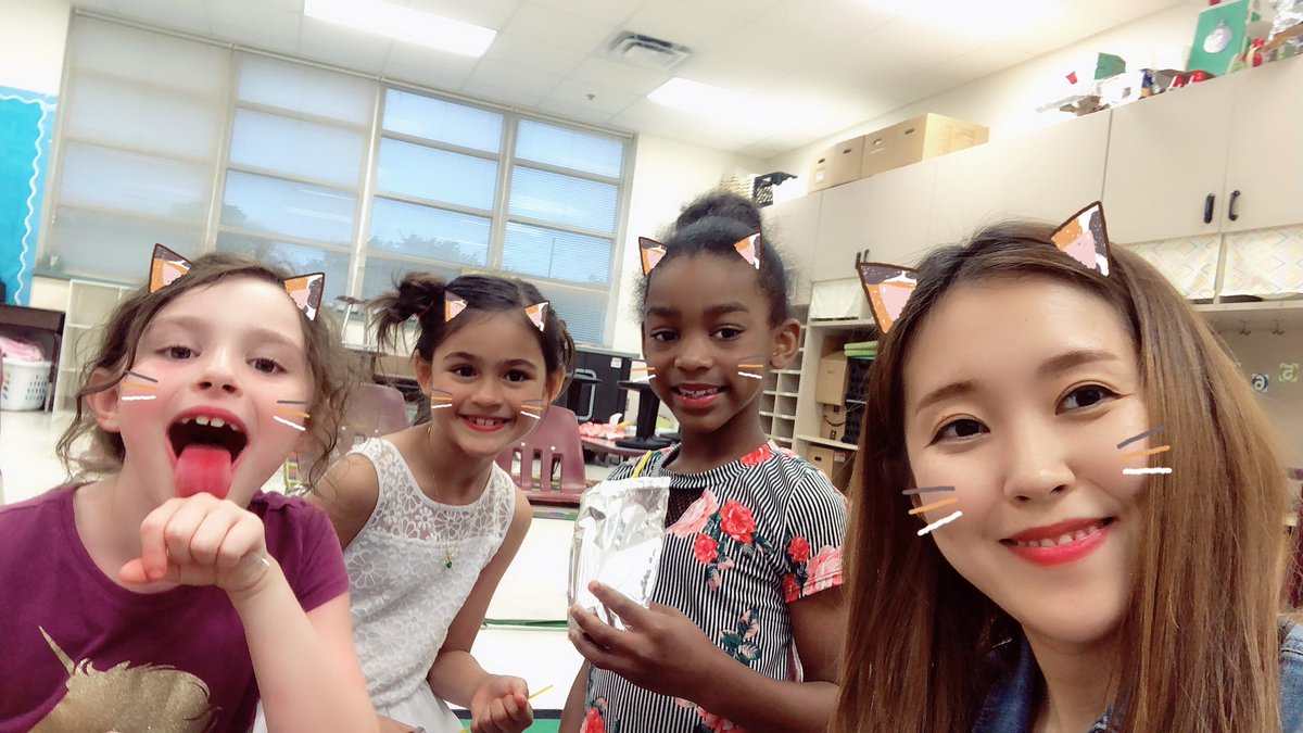 jspark_0121's tweet photo. #BeaverFirst end of year awards celebration! When you have 3 girls plus one teacher left afterwards, we get to have βgirls partyβπ #BeaverSmiles @ambermhope @lilyca24 @BeaverMST_Stars https://t.co/krxJhr3hWM