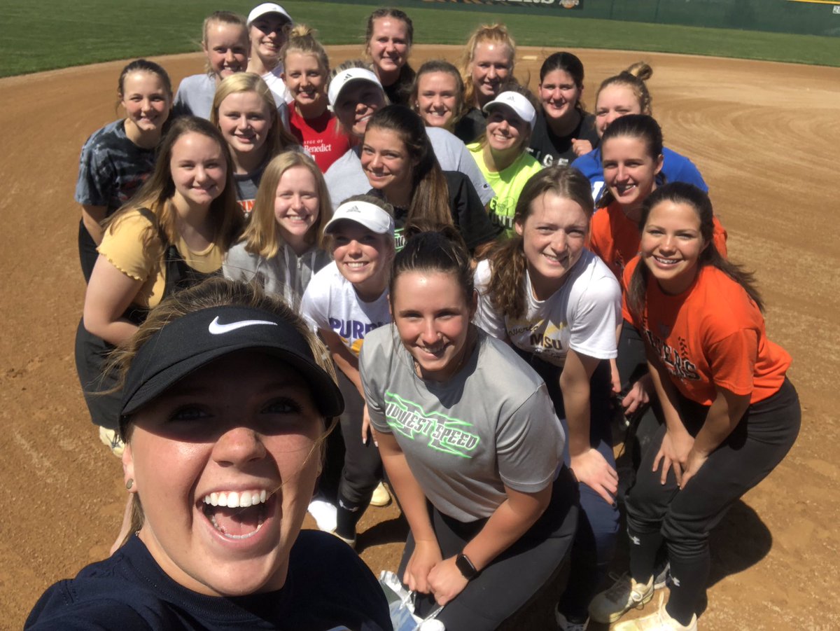 FarmLadyTigers's tweet photo. Stopped by @TigerSoftball19 practice today to wish them luck in tomorrow’s Section Championship game! #empowerthegirls #TigerPride 🥎🧡 https://t.co/x2LCup7fCk