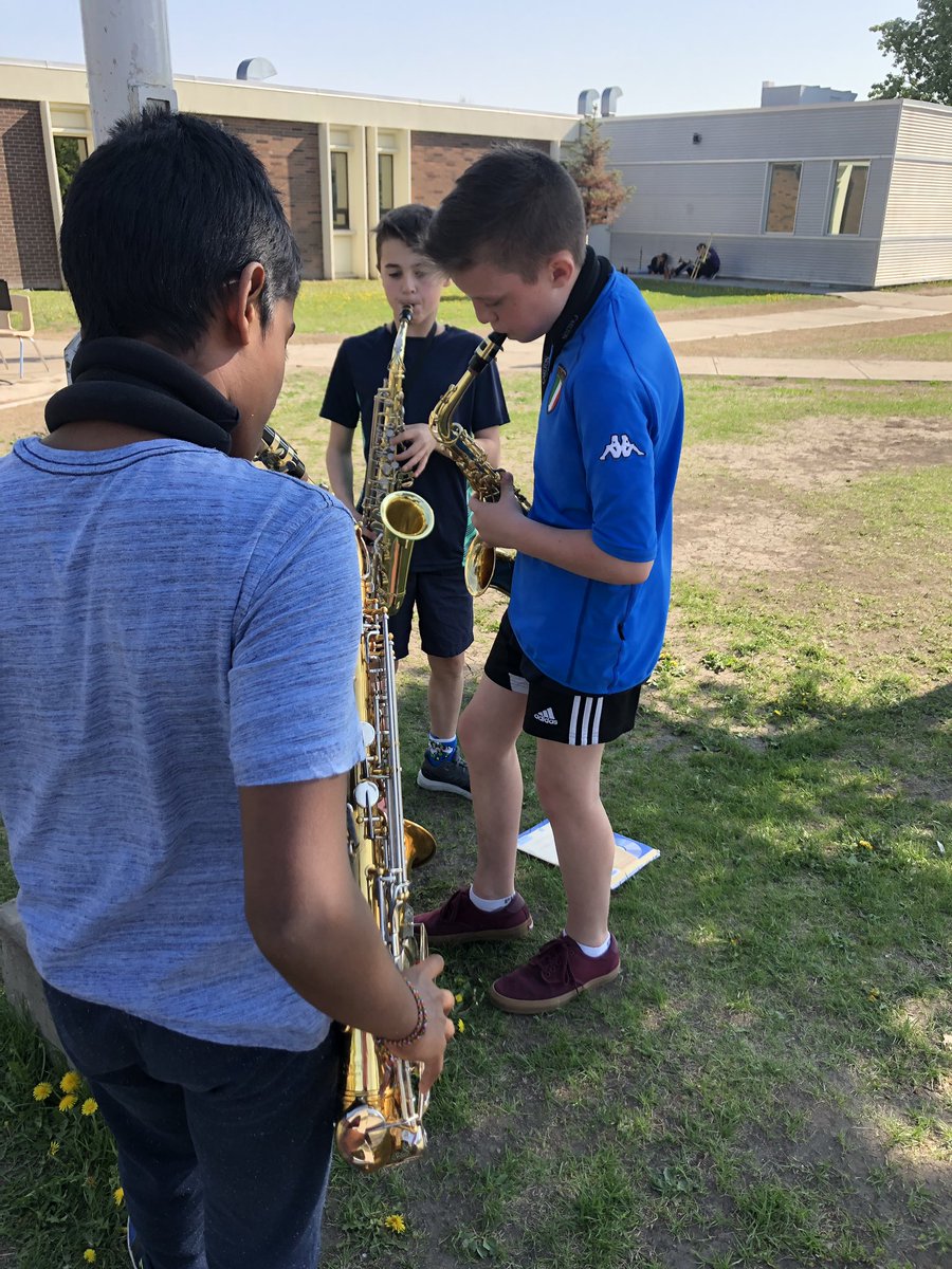 MusicwithMme's tweet photo. St. Gerard Grade 6’s composing and enjoying the gorgeous weather! @GPCatholic42 @GPCSD https://t.co/K9Aq6mbM4i