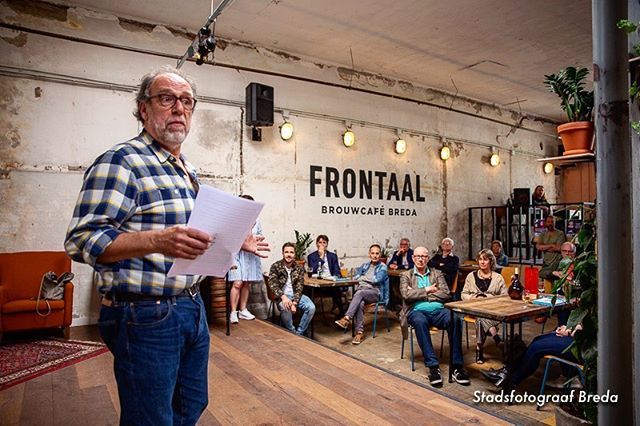 JorgenJanssens's tweet photo. Het Stadslab presenteerde vandaag in Frontaal het boek #springbreda, over de toekomst van Breda | A book about a sustainable and innovative future for Breda was presented in brewery Frontaal today.
#stadsfotograafbreda #instalike #instadaily #ig_daily … https://t.co/QQ42jcryOu https://t.co/EBDOgAO1pj