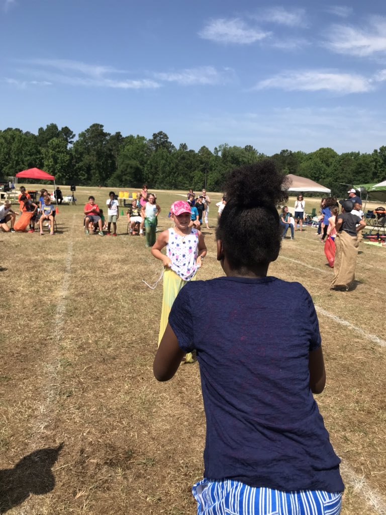 merrellrce's tweet photo. Sack Race! #onerce #BeExtra3 https://t.co/u29PSu8Jvf