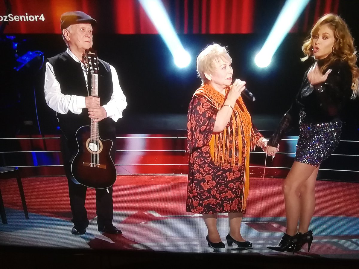 ElJJefe13's tweet photo. Y cómo sabe @davidbisbal que han entrado agarrados de la mano si se "supone" que no los ven??? #Audiciones ¿a ciegas? @evagonzalezf #LaVozSenior4 @LaVozAntena3

@PaulinaRubio @PabloLopezMusic @antoniorozco https://t.co/L1ODRkHYvb