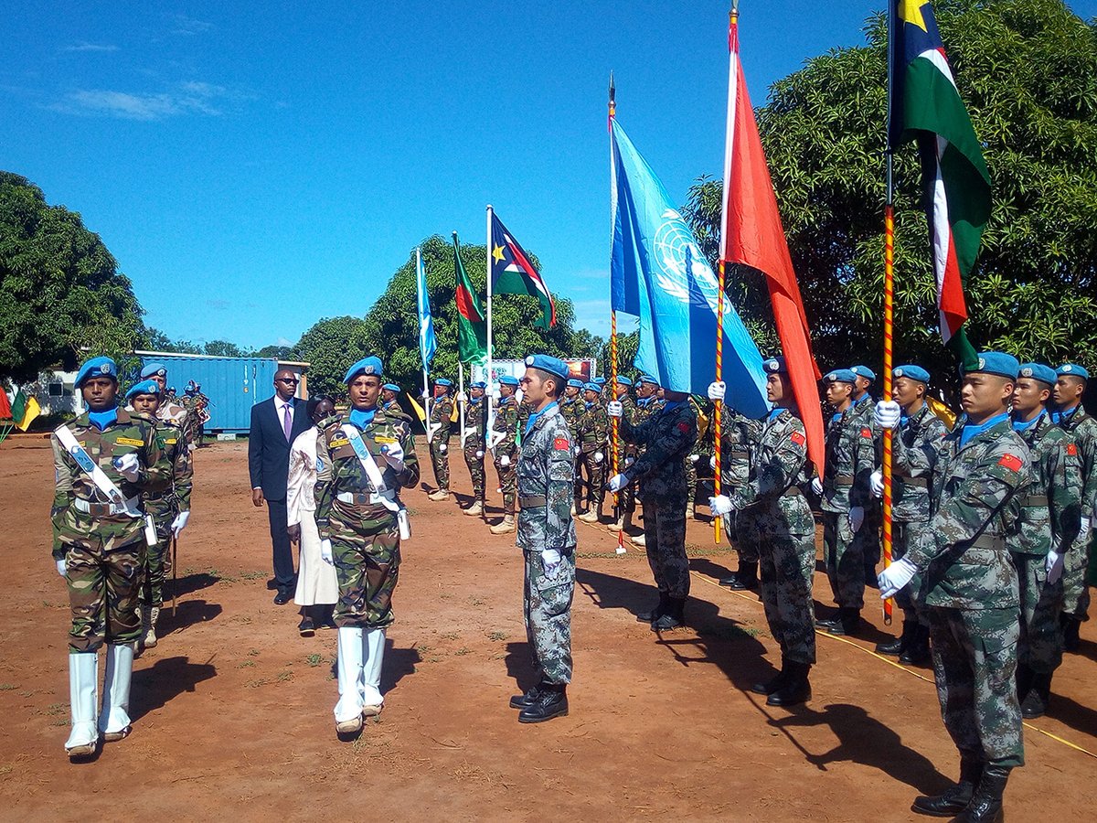 Lacroix_UN's tweet image. Je souhaite une merveilleuse journée internationale des Casques bleus à tout le personnel @UNPeacekeeping ainsi qu'à tous nos partenaires ! Aujourd’hui, nous célébrons votre dévouement, votre courage, votre professionnalisme et vos sacrifices au nom de la paix. #PKDay