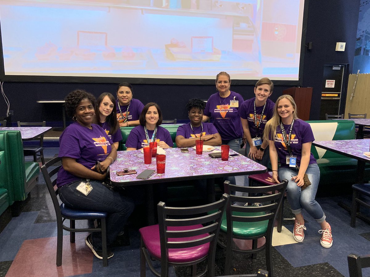 mcguffeykb's tweet photo. We had a blast at iT’Z for 5th Grade Appreciation! #klenkshines #promise2purpose https://t.co/lskRn1Dm9V