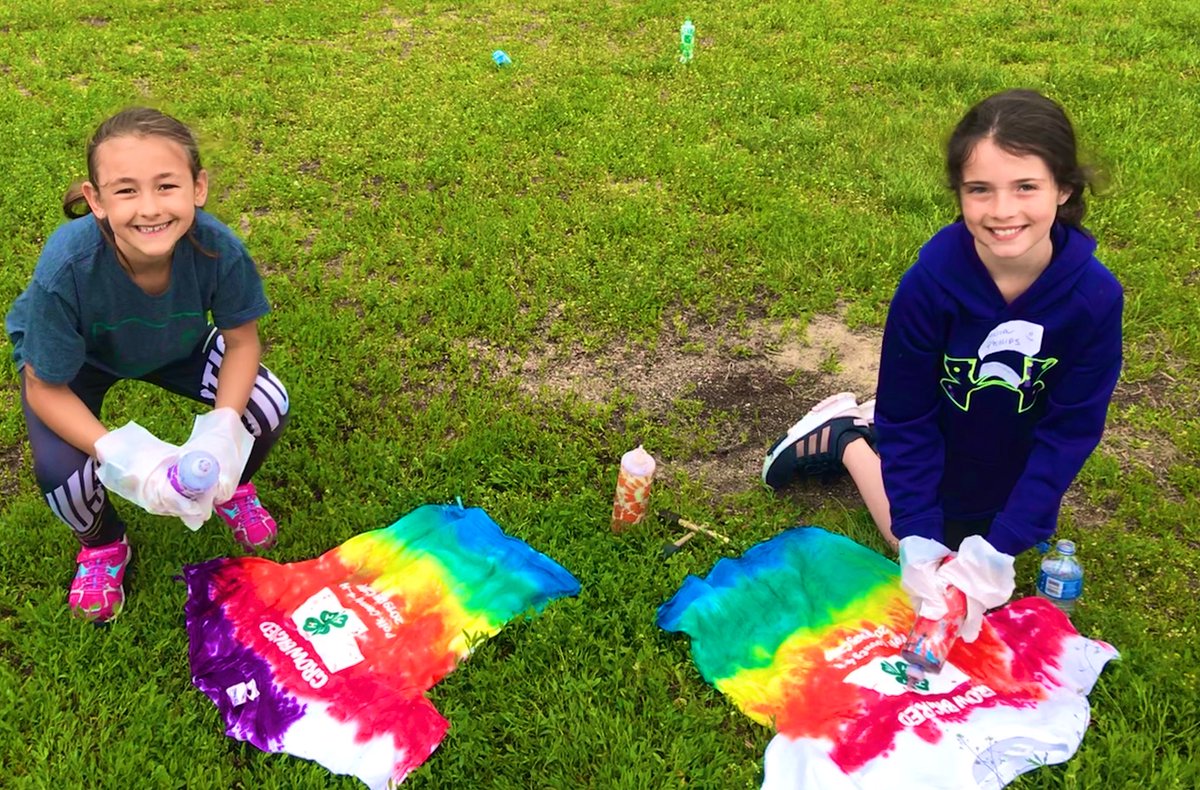 ma_ma_pete's tweet photo. 4-H’ers can even make rainy days seem sunny with all the fun they have! Thanks again, @osceolabulldogs for letting us have our #GrowBigRed Day Camp at the grade school instead of an underwater park! Great kids and volunteers! #PolkCounty4H #40DaysOf4HFun #NebExt https://t.co/e9b0LJpqMg
