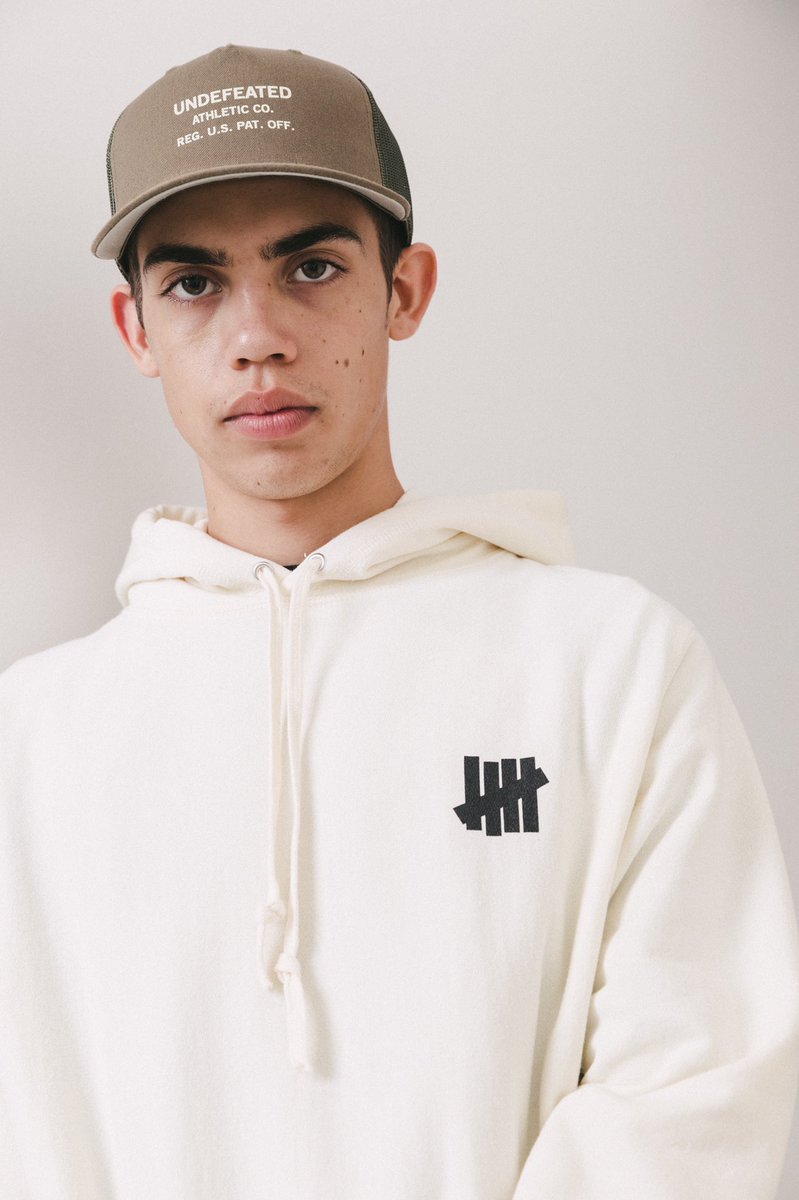 undefeated icon snapback