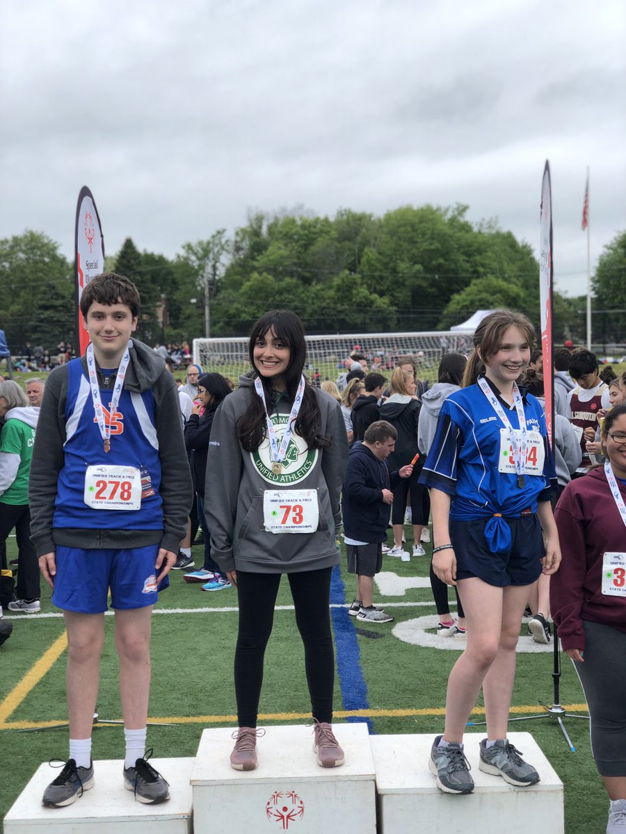 MrBreault_DHS's tweet photo. Mabel tossing 💣 in the shot put. Snagged a🥇for the Tribe! #PodiumChasing #ChooseToInclude https://t.co/gukuFjgocH