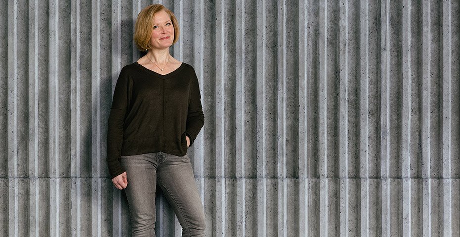 Congratulations to our Specifications expert, Kelly Sawatzky, who just received a Construction Specifications Canada Programme Director’s Award – Way to go Kelly! <a href="/csc_dcc/">CSC / DCC</a> lnkd.in/gB6a6eK