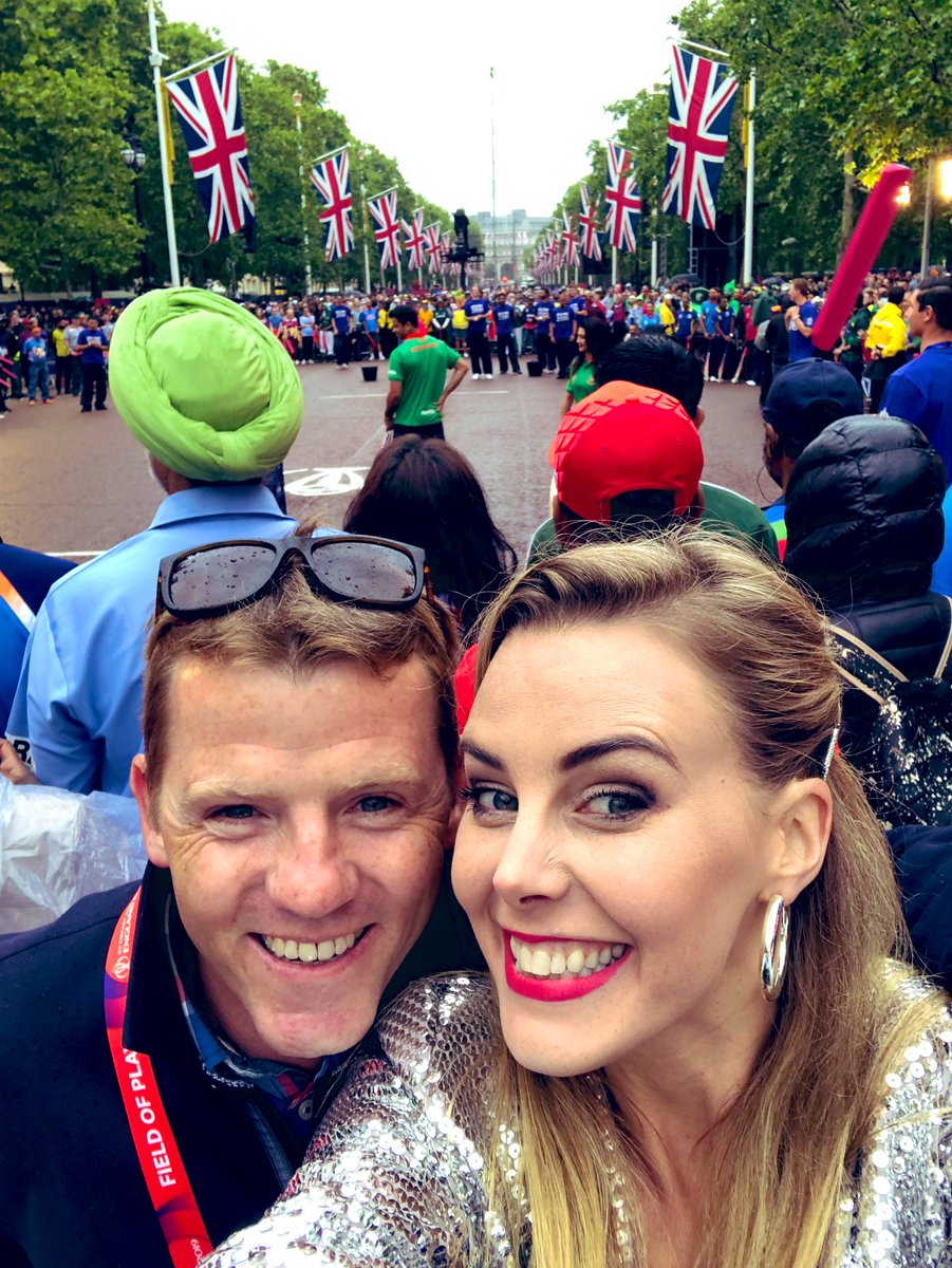 Elmakapelma's tweet photo. One half of Team #Insiders at the @cricketworldcup 2019 Opening Party - live musical @Rudimental &amp; 60 second rounds of celebrities playing street cricket or #criio right on the Queen’s doorstep. 
Awesome! https://t.co/lUpYA48yK5