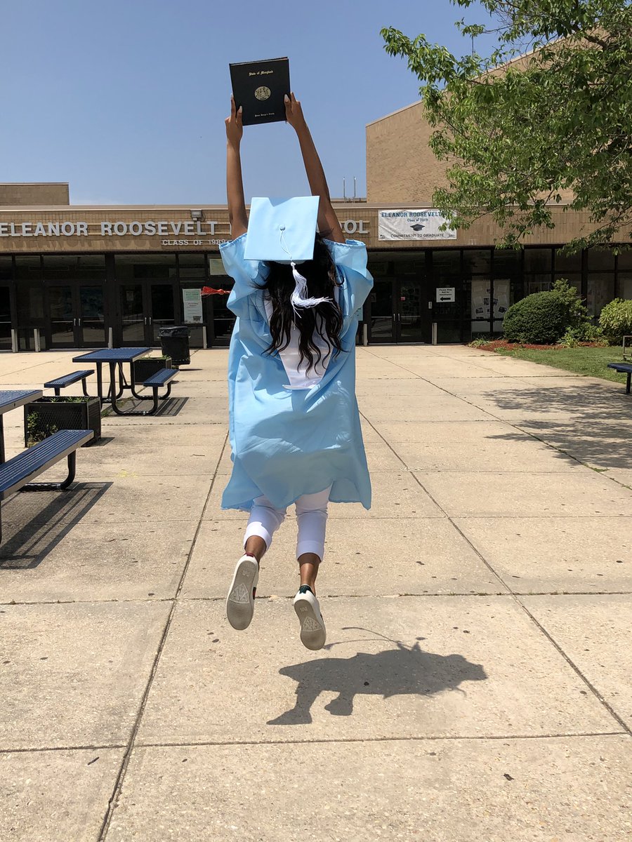 Lyngendary's tweet photo. Thank God for an amazing and rewarding 4 years!🙏🏽 It’s been real Roosevelt💙✌🏽#RaiderNation #classof2019 #graduation #PGCPSProud https://t.co/t5mImVmXCO