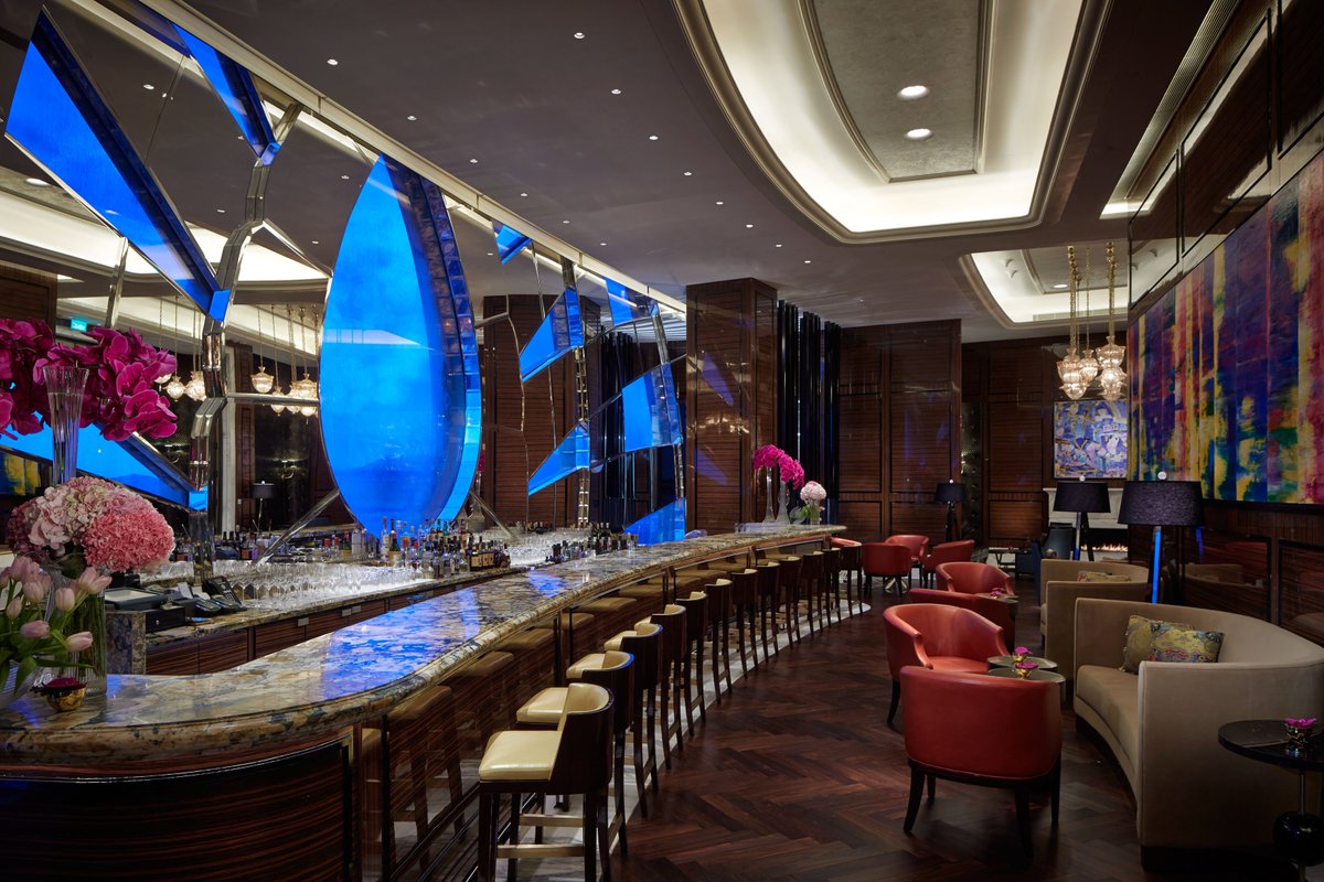 Since its opening, The Ritz-Carlton Bar & Lounge has reimagined #mixolo...