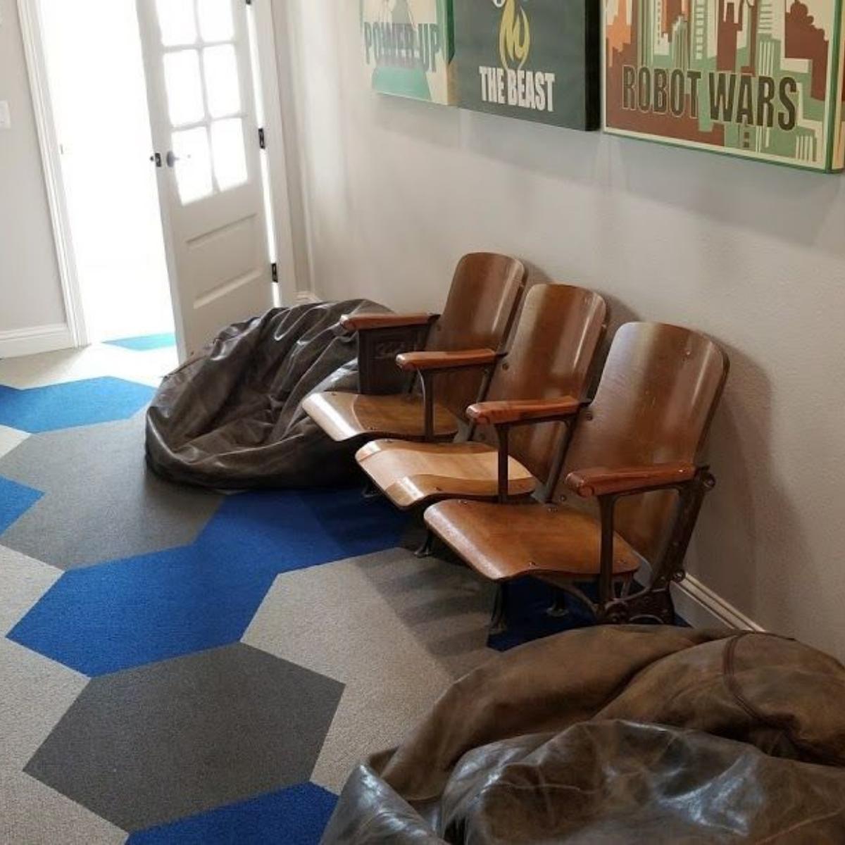 svconcommand's tweet photo. We'll make sure your waiting room is spotless. https://t.co/wNq2Se2FBG