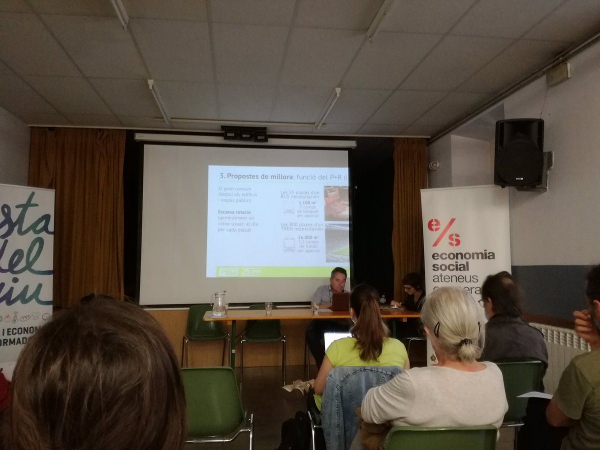 Representant a <a href="/SomMobilitat/">Som Mobilitat</a> a #Manresa, parlant de #mobilitatsostenible i #feminisme! Arranquem un Grup Local que fomenti la mobilitat sostenible a la capital geografica de #Catalunya?