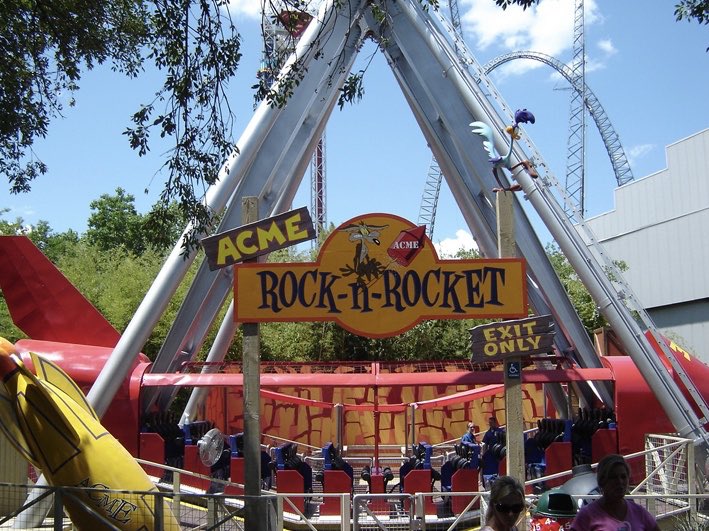 roonnnald's tweet photo. I’m THIS old . 🤣 https://t.co/1GCabWrCSL