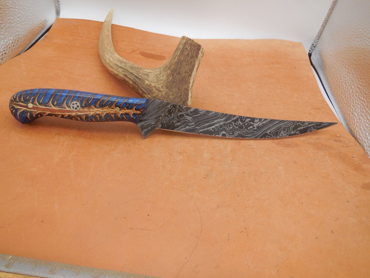 Ericsknives's tweet photo. Excited to share the latest addition to my #etsy shop: Damascus Fillet Knife with Blue Pinecone Resin handles Mosiaic pin https://t.co/JYLfv29Sdo #fishing #boneing #filletknife #knife #fish #camping #outdoors #chefknife https://t.co/ij8xXcA7B4