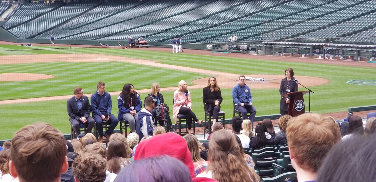 GrandviewDECA's tweet photo. Spending the day at T-Mobile Park at the Mariners DECA Day. #marinersdecaday https://t.co/qF6MKhp3Pb