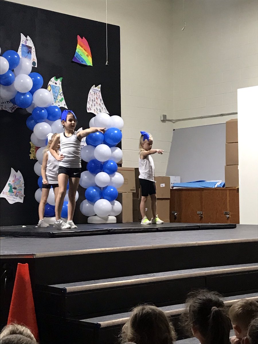 MissHawsGrade1's tweet photo. Proud of these first grade ladies for participating in Crestview’s talent show! https://t.co/6Eoj79DArt