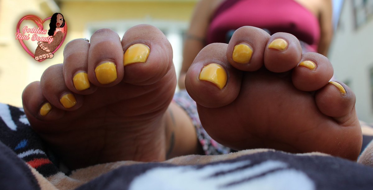 ShanelleM0nr0e's tweet photo. Kind of missing the 💛...... Almost pedi time again.....which color should I go with next? Comment below!

I was already suggested 💚

#footfetish #EmbraceYourFetish #footfetishnation #fetish #toes #ebonyfeet #ebonydomme #ebonybrat #ebonyfootfetish https://t.co/ATKsvctjBH