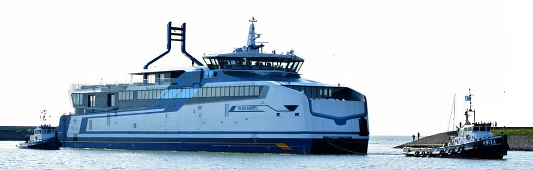 JupIkBenEr's tweet photo. #WillemBarentsz #WillemDeVlamingh de nieuwe schepen van @rederijdoeksen aangekomen in de haven van #Harlingen #Aegir #Theo #Cornelis #Anita #Dankbaarheid #Zuidpool #dancingwater https://t.co/5a19Ehz36b