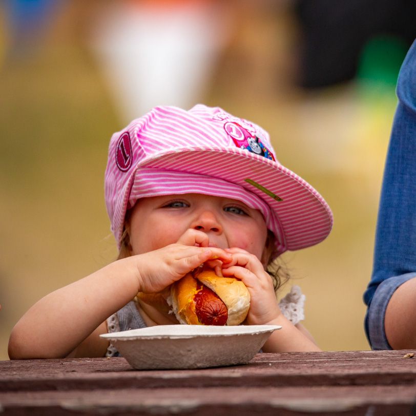 Windscape_Kite's tweet photo. Chow down at one (or all) of the many food trucks at Windscape. 🌭🍔🌯
#eatwindscape #windscape2019 #saskfoodtrucks #exploresask #festivaleats https://t.co/WG46XsZgi7