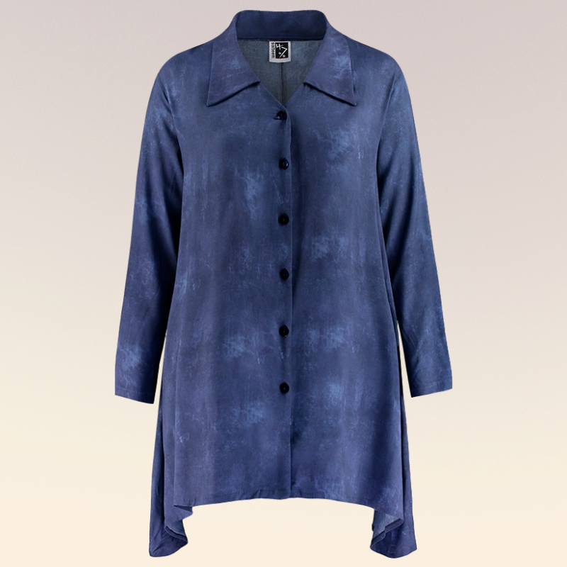 one_six_com's tweet photo. V Neck Shirt With Collar - (SOME SIZES SOLD OUT)

This is our wonderful classic shirt - but with an open collar and simple long sleeves.

Shell buttons dyed to match add even more quality. 

Shop now... before they are gone!
⬇️⬇️⬇️

https://t.co/ikHKzLezug
#plussize #fashion https://t.co/vT838xBH7s