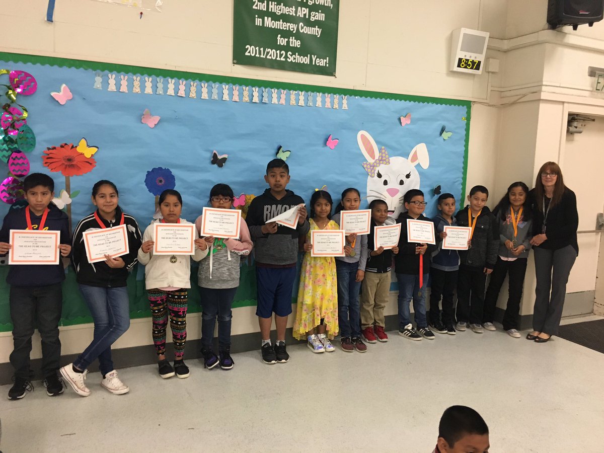 mfarrer6's tweet photo. Love this program - Read to Me! 4th and 5th graders read to their little siblings!  Getting literacy to our 0-4 year olds. Proud of our school and Miss Linda!  @docmartinezjr @marychapagusd @mca_counselor #savinglives https://t.co/oKjseiQajG