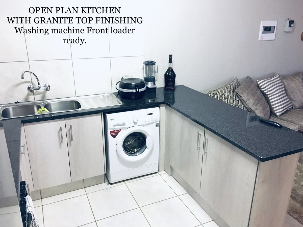 GMG_Marketing's tweet photo. I’m Leasing‼️PRETORIA 

🛏 3 Bedroom Townhouse.
📍 Orchards (Akasia). 
⚡️Prepaid electricity Meter. 
⚡️Solar-Geyser
🅿️- Secured Parking.
👮‍♀️-24HR security complex Patrol
🔑-Biometric Access Controlled, with electric fencing. 
💰- R6200.

DM for More details. 

Kopa Retweet 😌😊 https://t.co/KUmsSj5gQ1