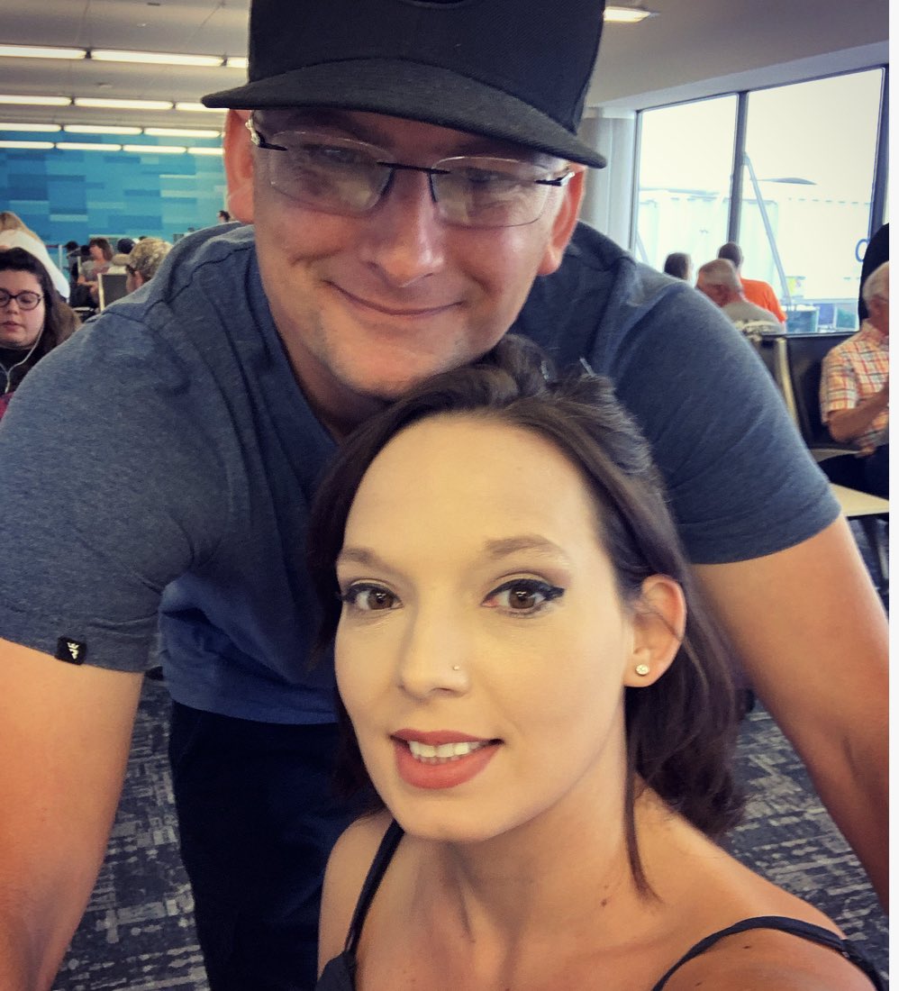 Randi_heatlifer's tweet photo. Vegas here we come!! @WSOP @RioVegas #Vegas #WSOP @JHilsercop https://t.co/VYJNwVLYiz