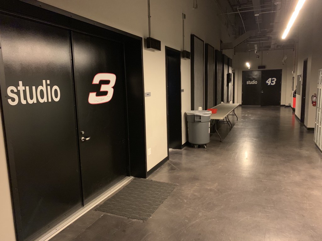 It’s show time!  Crew call for tonight’s #eNASCARHeat Pro League race.  Tune into enascar.com at 7:45 for pre-race!
