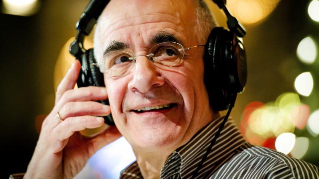 Ja! Meneer Frits Spits draait komende zaterdag ons nieuwe singeltje in z'n programma, de Taalstaat. Mooi man! Meeluisteren? Ergens tussen 11 en 13 uur op Radio 1 😉. X 
#singersongwriter #nederlandstalig #single #broers #fritsspits #detaalstaat #radio1 #zaterdag