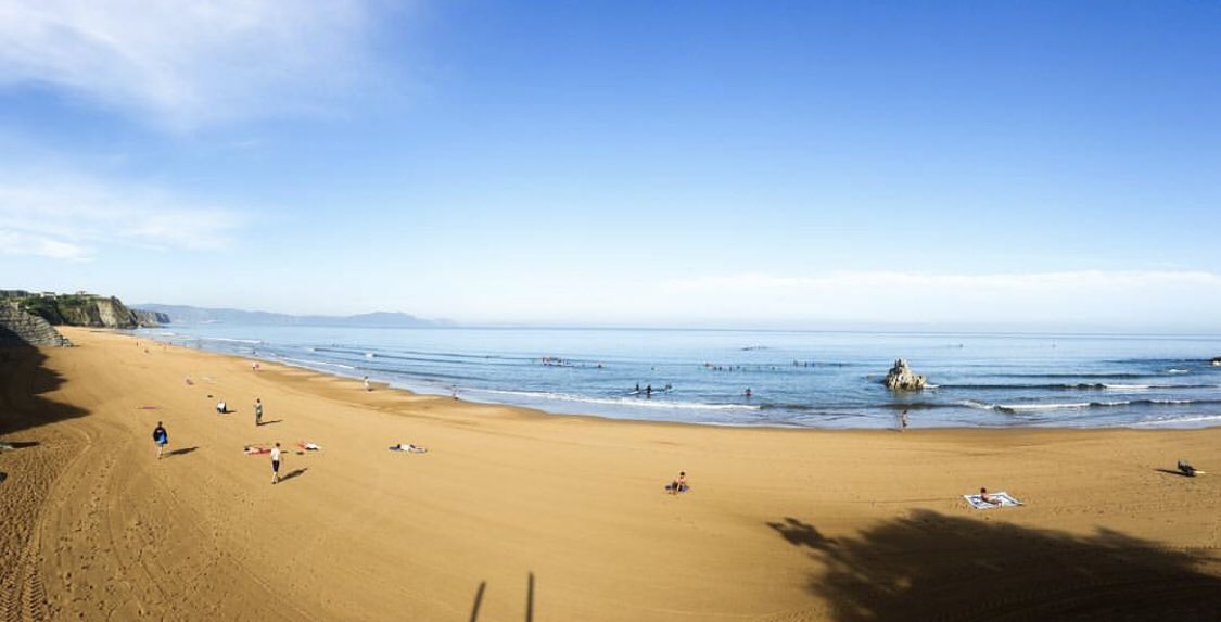 Jose6o's tweet image. Es simple:
Inventa la #excusa más #tonta del #mundo y ven.
#EuskadiTropical