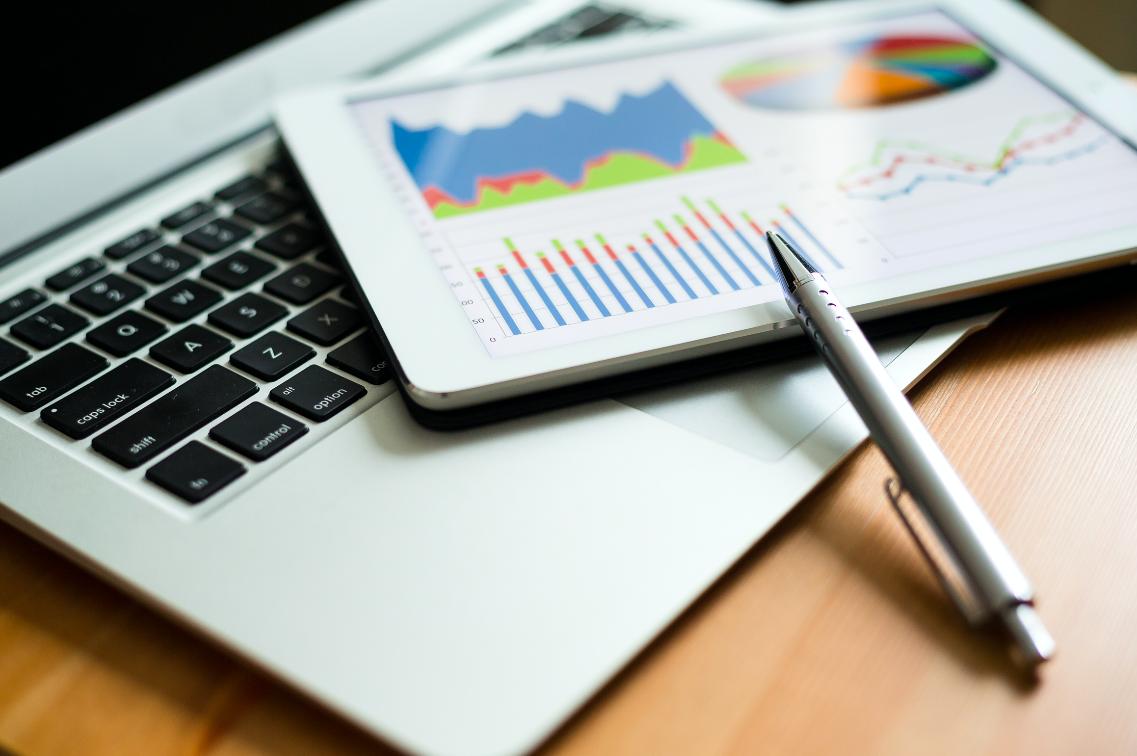 What tools or resources would you recommend for tracking conversions on social media? snip.ly/36hd52