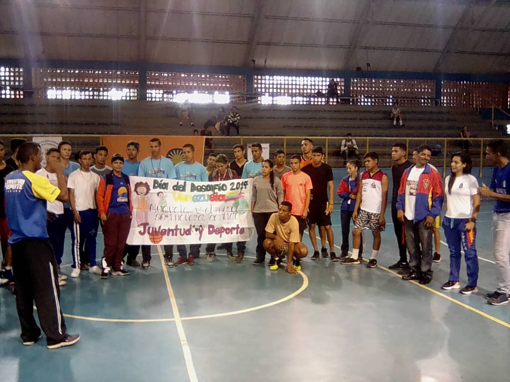cojedes_unefa's tweet photo. Coordinación de deporte y personal de @unefa_ve #NucleoCojedes conmemoró Día Mundial del Desafío con actividades deportivas en gimnasio Federico Sánchez del Municipio Tinaquillo con béisbol 5 (pelotica de goma) y baloncesto con apoyo @INDETI21 
 @CnelJoseGarcia @Neriogalban1 https://t.co/PH1j5sXD0a