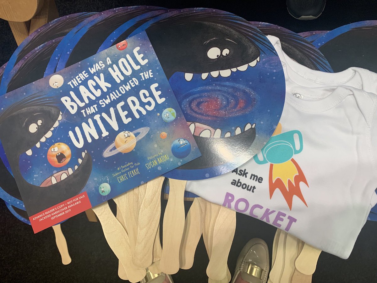 Sourcebooks's tweet photo. Chris Ferrie is signing now in the @PublishersWkly Librarian Lounge @BookExpoAmerica #BEA2019 #funswag https://t.co/bgxykuNYox