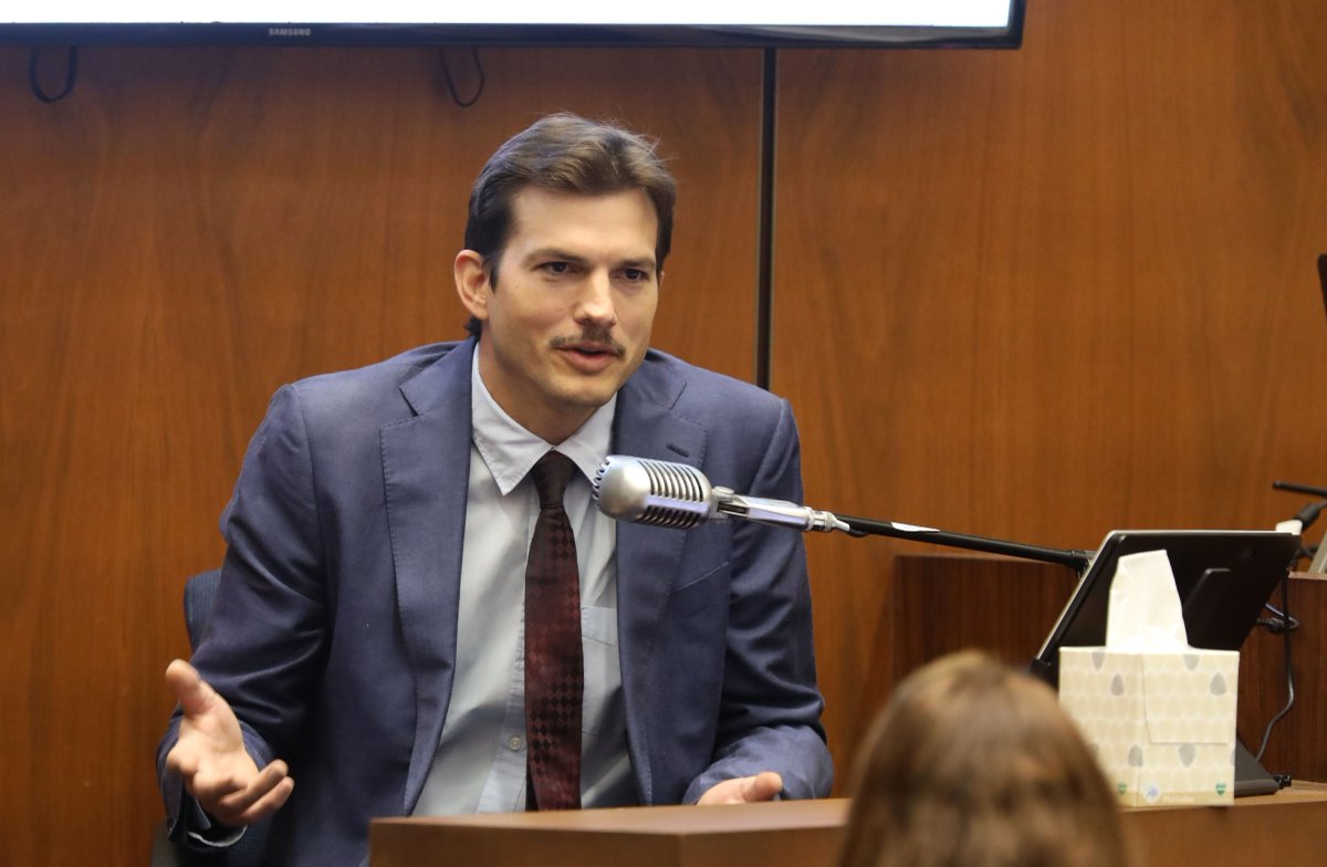 CBSLosAngeles's tweet photo. UPDATE: Actor Ashton Kutcher testified Wednesday morning in the trial of the serial killing suspect known as the “Hollywood Ripper.” Kutcher was scheduled to go on a date with one of the suspect's alleged victims on the day she was murdered in 2001. https://t.co/qZTONYXEu7 https://t.co/xWc9kSnq2D