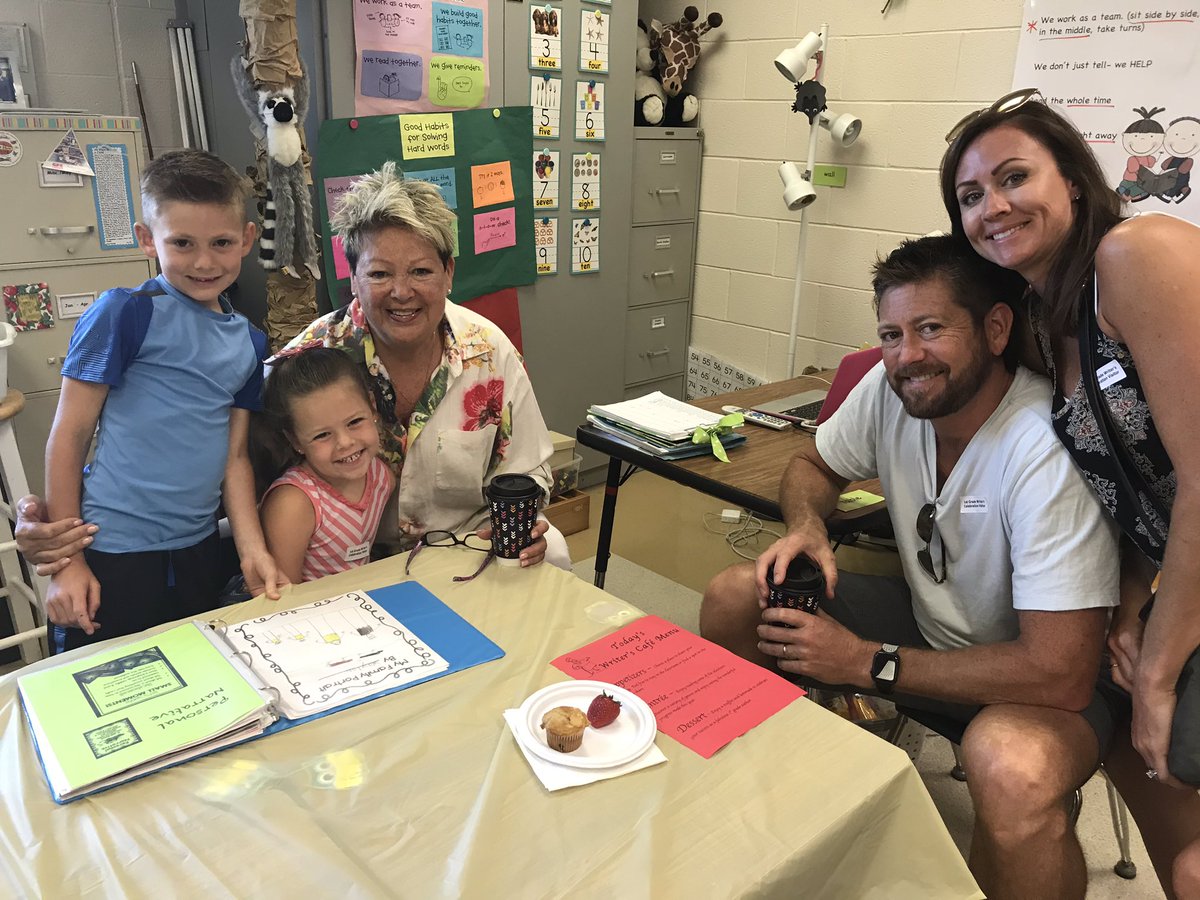 mustangjane1's tweet image. Welcome to the amazing Writer’s Cafe where the menu includes fabulous 1st grade writing!  #180Midway #MesEmpowers