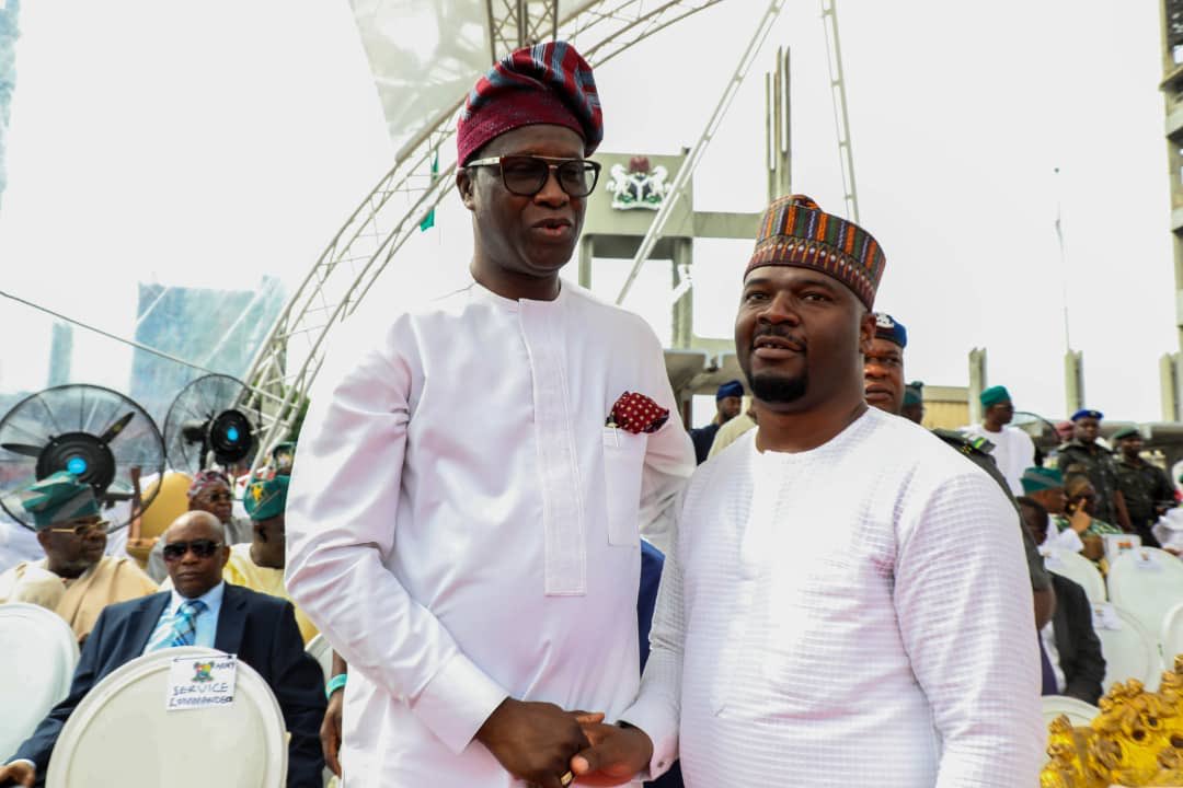 Opetuyii's tweet image. Deputy Governor @StateofOsun, Mr @Benedictalab was at the Inauguration Lagos State Governor, Mr @jidesanwoolu and his Deputy, Dr. @drobafemihamzat at TBS, Onikan Lagos.
📷 @AfeezOyinmomo