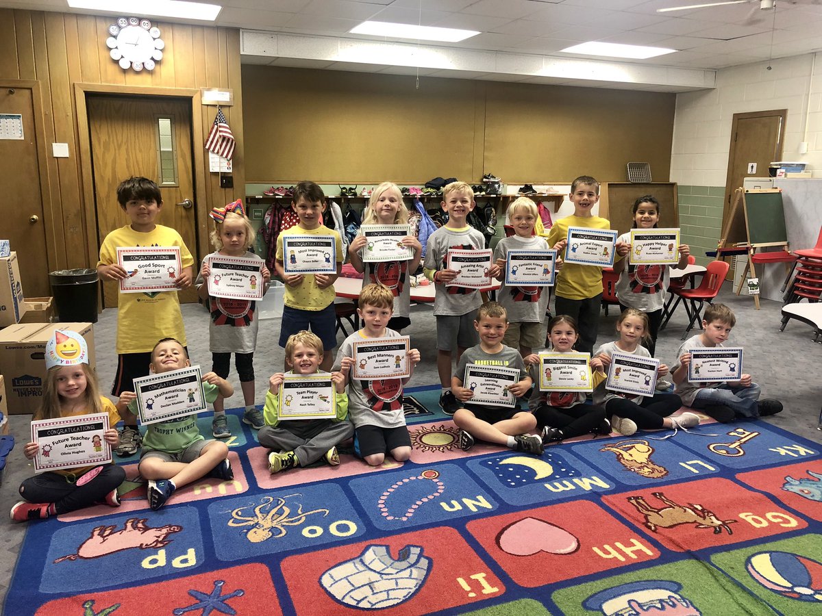 MissMcEvoyDCW's tweet photo. We had our own awards assembly in our classroom this morning to celebrate our awesome year in kindergarten! 💙🤩🎖 #dcwestpride #beFALCONkind https://t.co/ZLvQXeQt2b