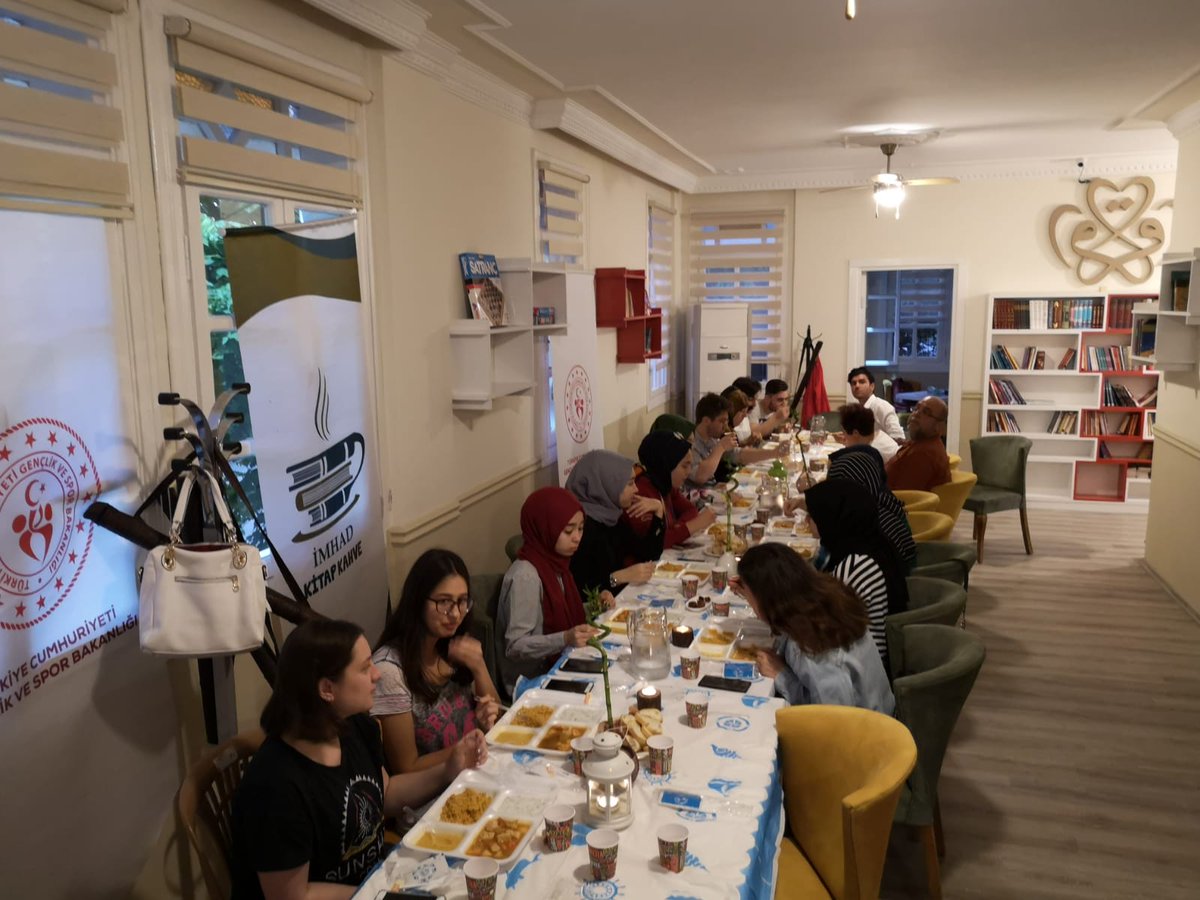 ImhadK's tweet photo. " Ey oruç , diriltici rüzgâr , İSLÂM baharı ,
Es insan ruhuna , inip yüce ilham dağından ,
Kevser içir, âbıhayat boşalt kristal bardağından ,
Susamış ufuklara insan kalbinin ufuklarına... "
- Sezai KARAKOÇ
#İMHAD #KİTAP #KAHVE #RAMAZAN #PROGRAMLARI @gencliksporbak https://t.co/sX6naodXKv