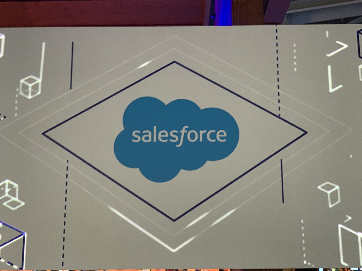 PhilKomarny's tweet photo. How @asu created a #trust network with @salesforce #blockchain @trailhead #tdx19 #coderules https://t.co/t508NmNcnG