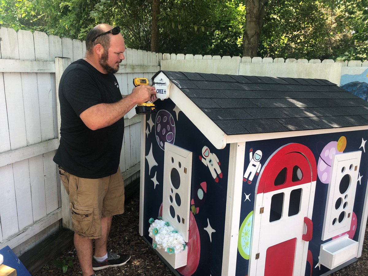 Wolfspeed's tweet image. Last week, @Cree proudly participated in @durhamhabitat&apos;s Playhouse Program. We’re grateful for the opportunity to bring a playhouse to life, and offer it to such a well-deserving organization in our community – @SAFEchildNC! #lovethyneighbor #PoweringOurCommunity